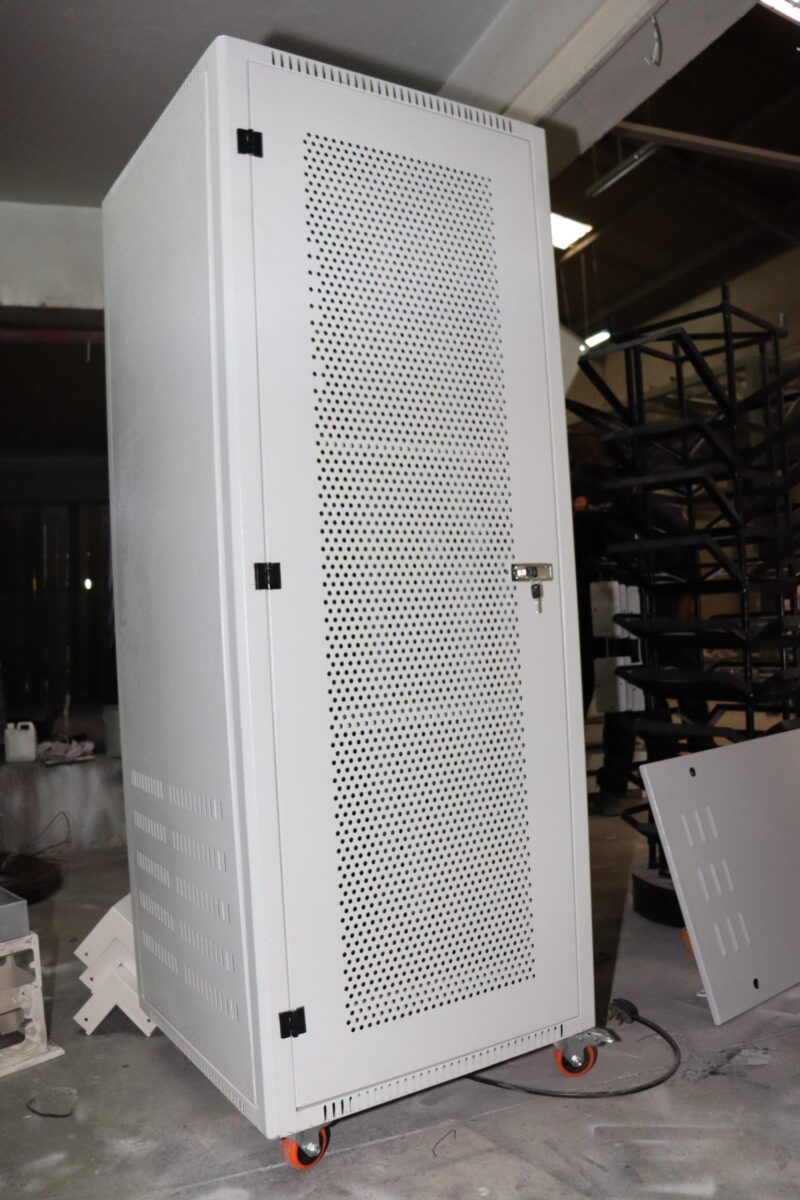 45U Outdoor Data Cabinet – 2100x660x1000 mm